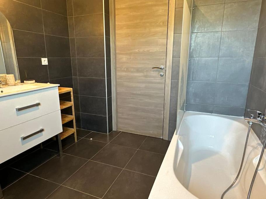 5 Min Des Plages - Appt 2 Chambres A Casa Bella 루키아나 외부 사진